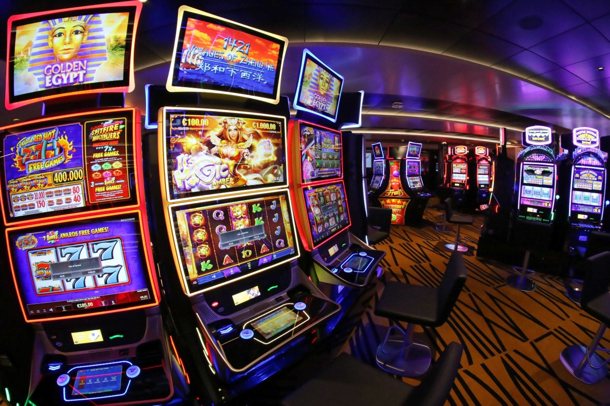 Online Slot Machines A Spin Away from Fortune